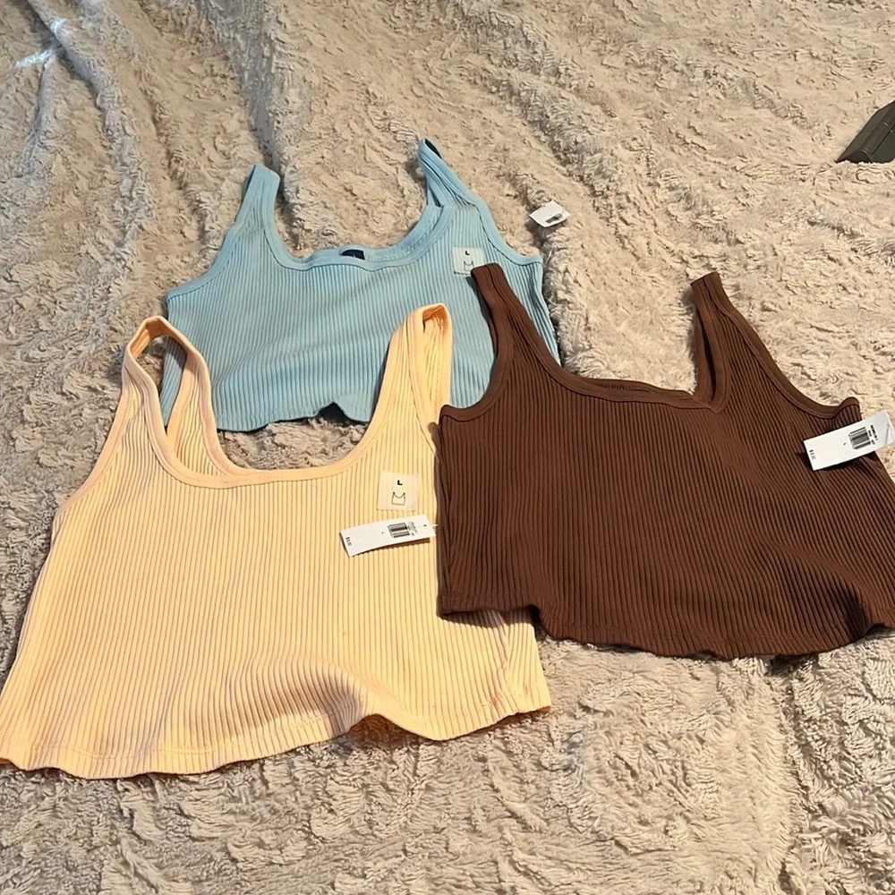 Old Navy Large Tank Tops NWT - Picture 1 of 3
